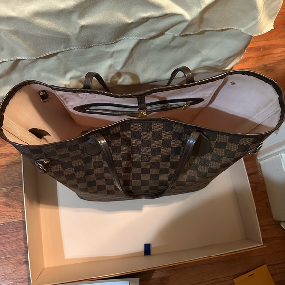 REDUCED- AUTHENTIC Louis Vuitton Damier Ebene Neverfull MM with Pink lining. - Picture 12 of 15